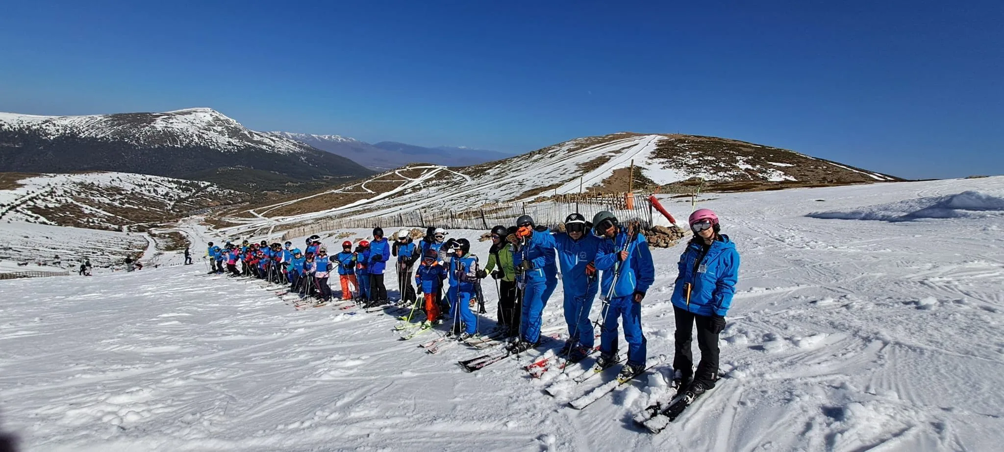 Curso de esquí para colegios de Madrid en Valdesquí