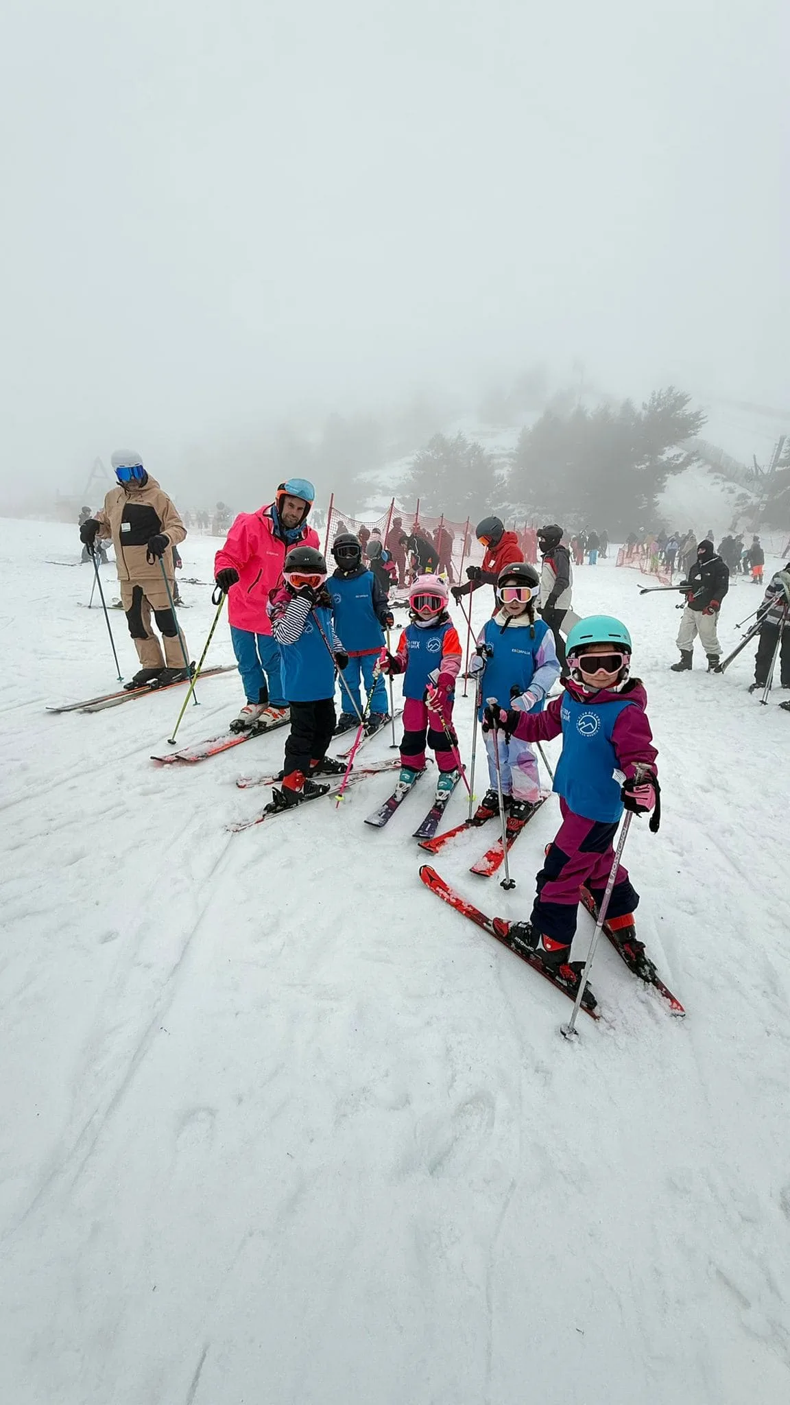 Alumnos de colegios de Madrid disfrutando del esquí en Valdesquí